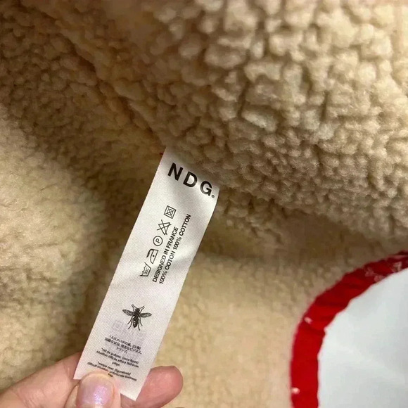 NDG Studio Paris Red  and White Jacket withh Faux Lambskin Interior Lg. - Picture 12 of 13